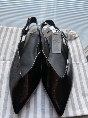 Old Navy Black Pointed Slingback Flats with V-Cut Vamp